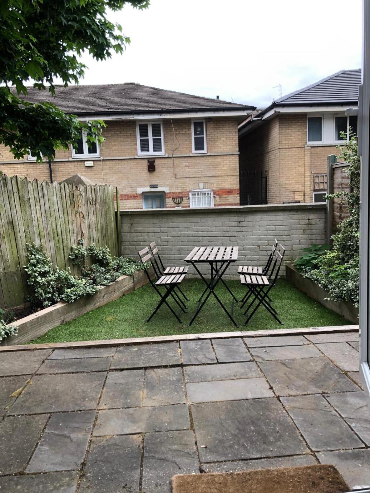 Lovely Townhouse With Garden And Parking In Camden *