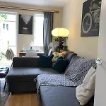 Lovely Townhouse With Garden And Parking In Camden Central London