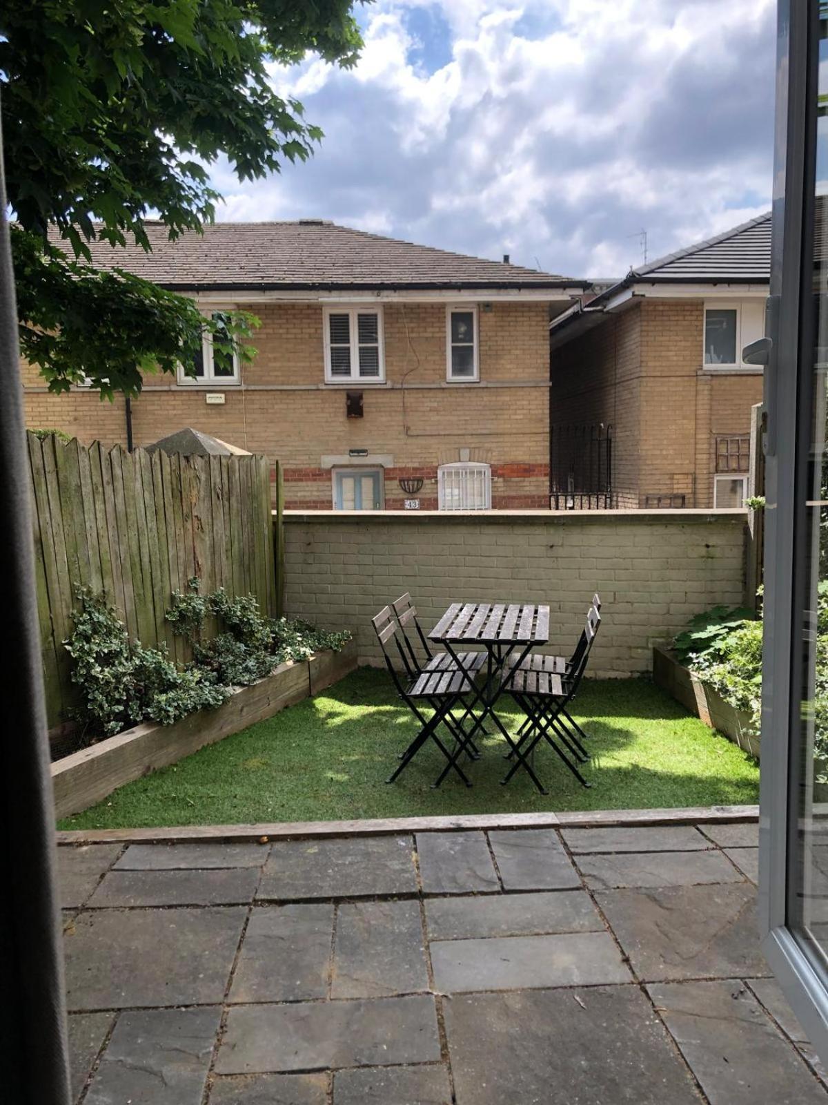 Lovely Townhouse With Garden And Parking In Camden
