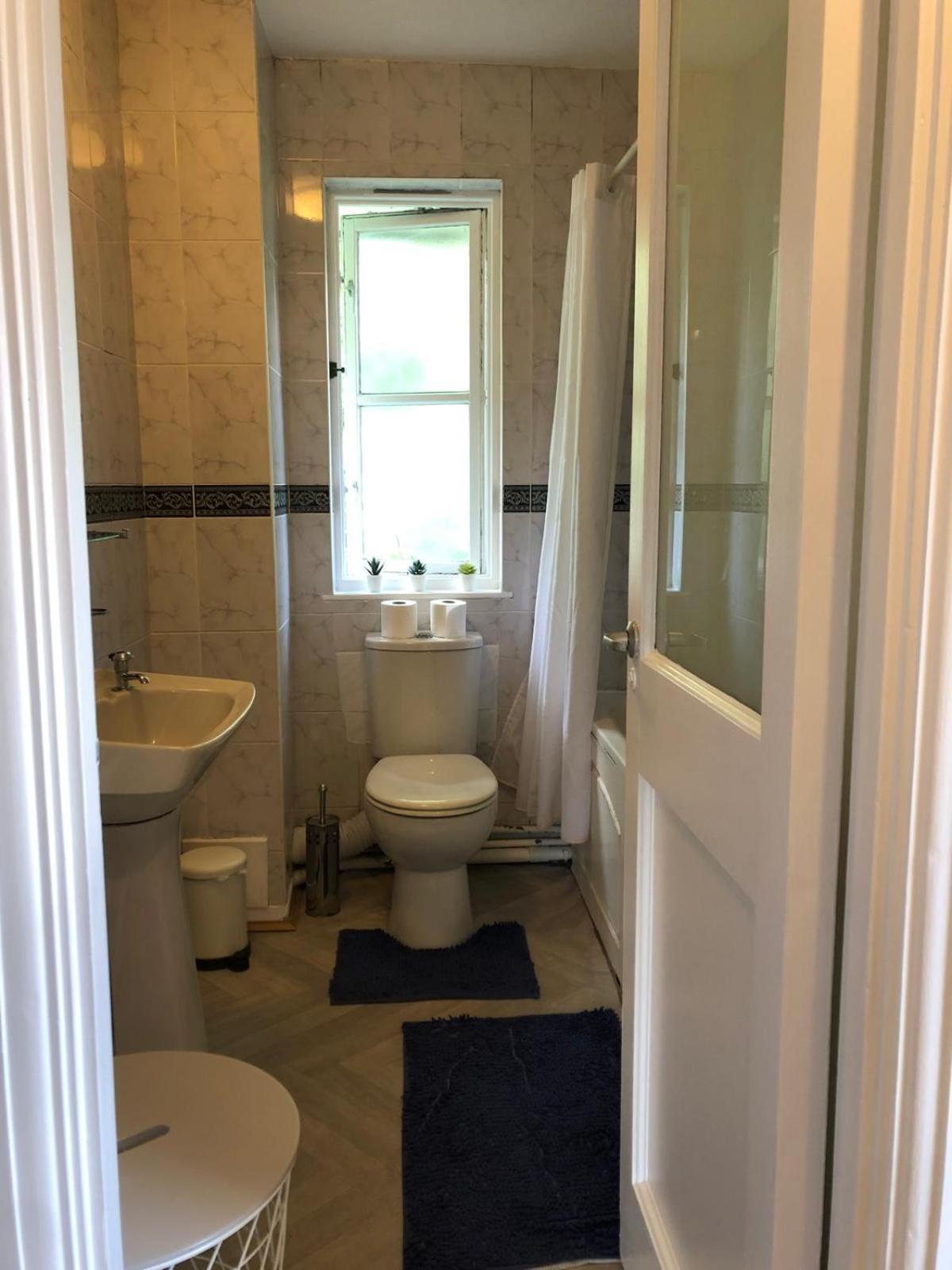 Lovely Townhouse With Garden And Parking In Camden *