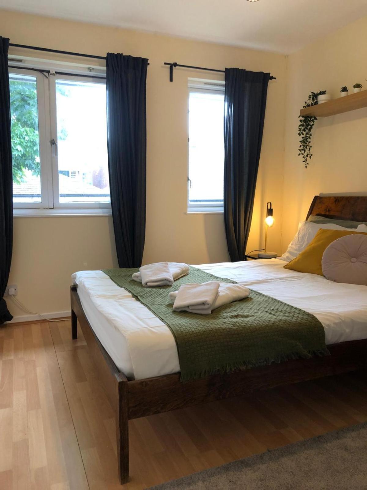 Lovely Townhouse With Garden And Parking In Camden Holiday home