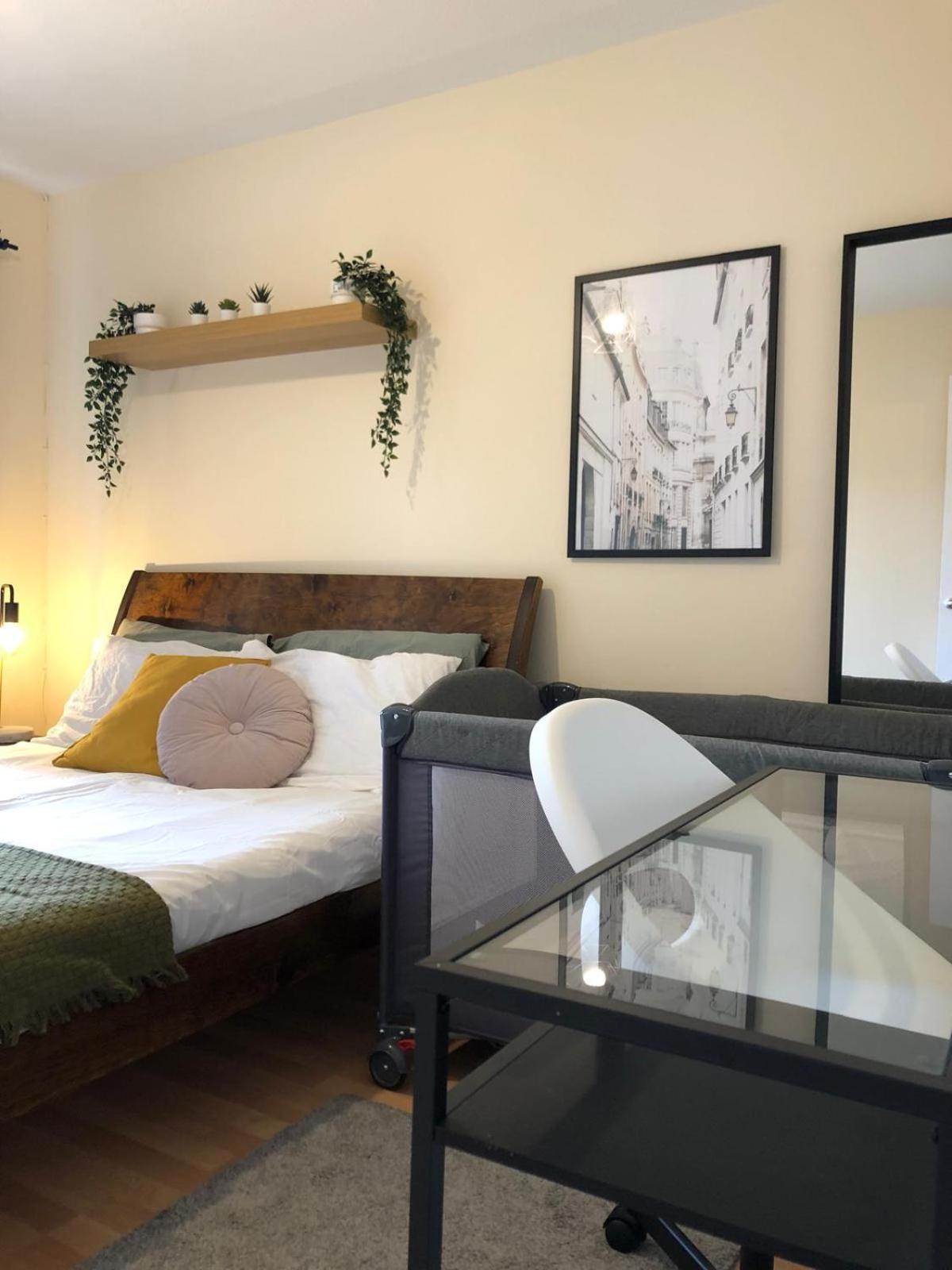 Lovely Townhouse With Garden And Parking In Camden